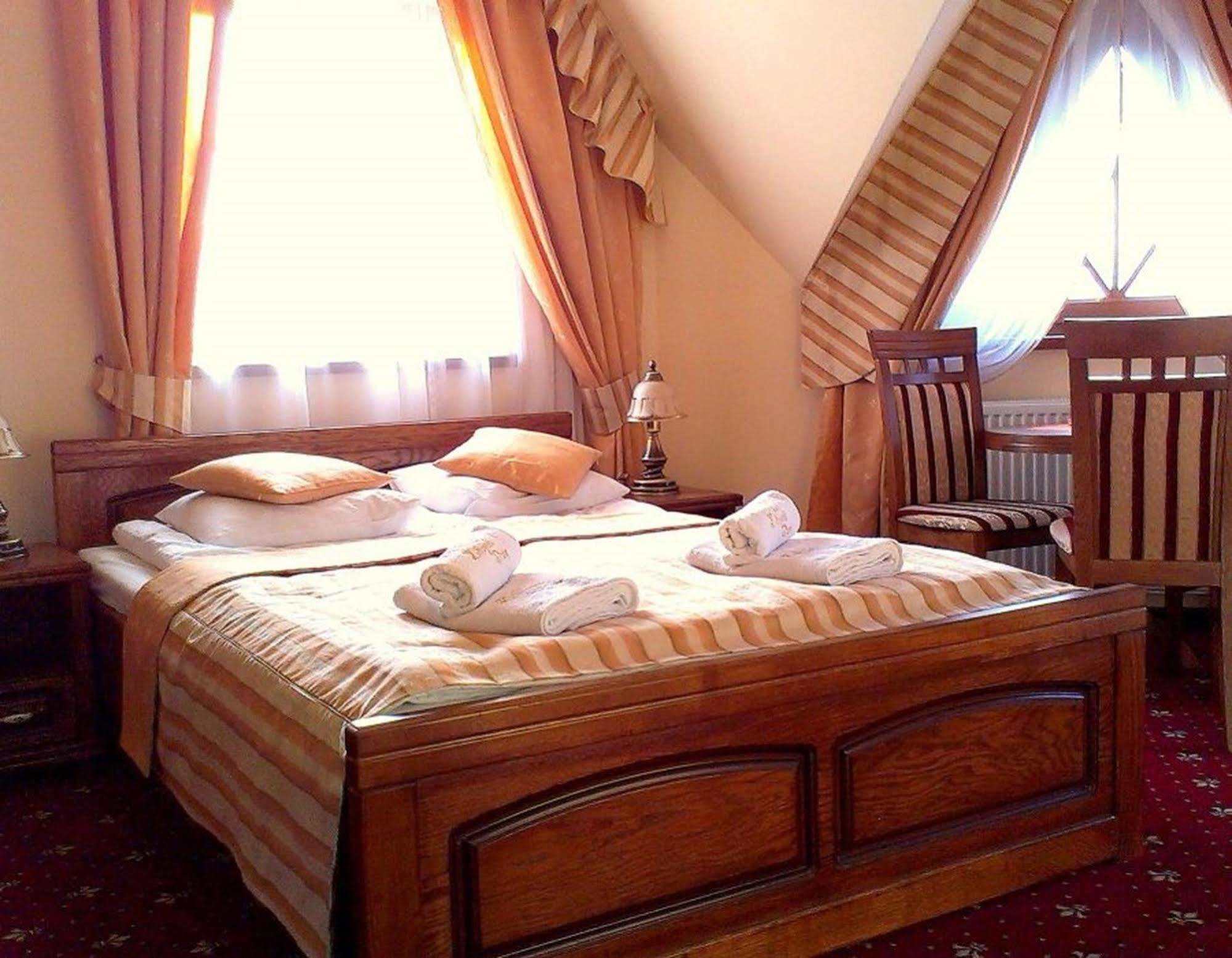 Pensjonat Zbojecki Dwor - Blisko Basenow Termalnych I Szlakow Gorskich - Ostatnie Wolne Pokoje Na Weekend Majowy Bukowina Tatrzańska Exterior foto